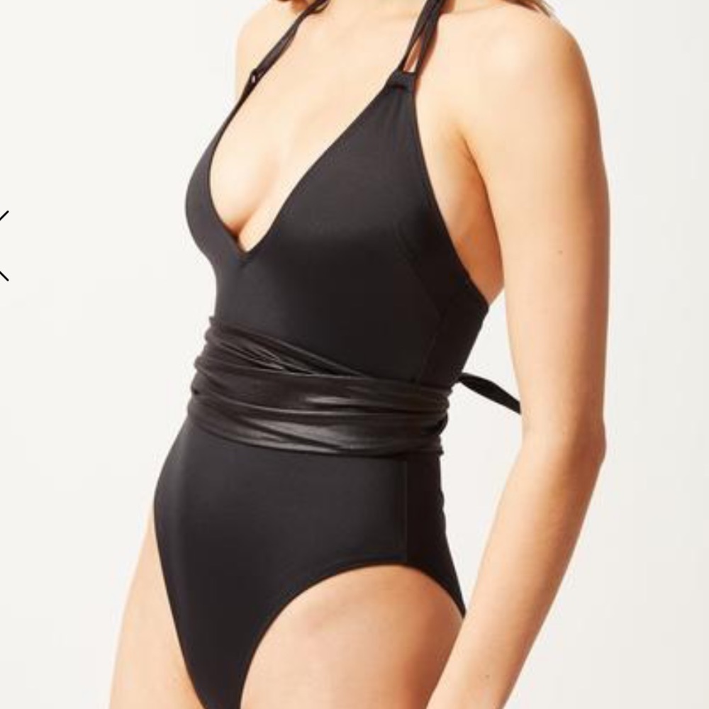 Solid & Striped The Lou One Piece Black (XS) NWT - Picture 8 of 15